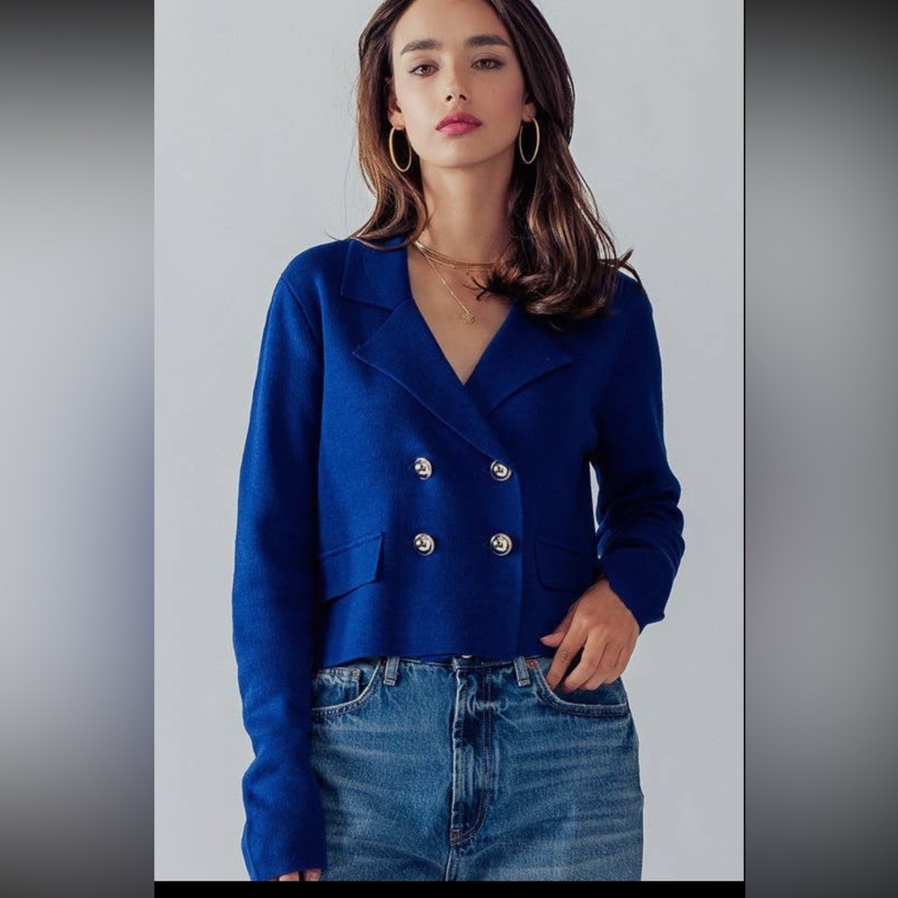 Cropped double breasted blazer
